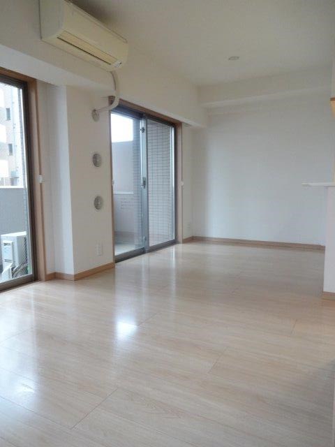 日神パレステージ武蔵小金井 リビング