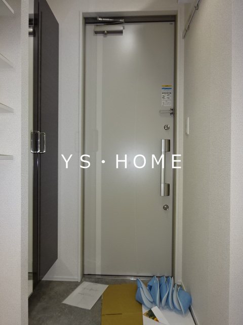 クレールムサシ 玄関