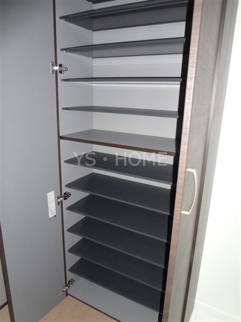 リブリ・カームコート恋ヶ窪 玄関