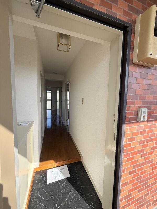 メゾンプチフォーレ 玄関