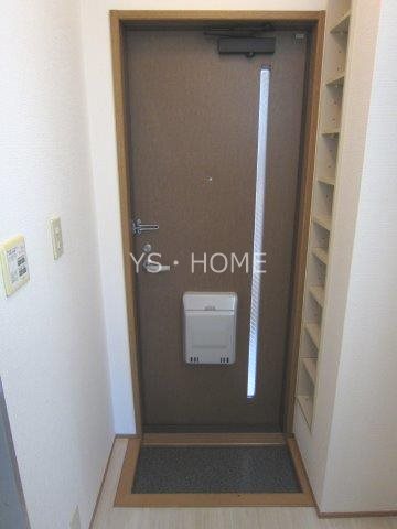 メゾン・ド・グレーヌ 玄関