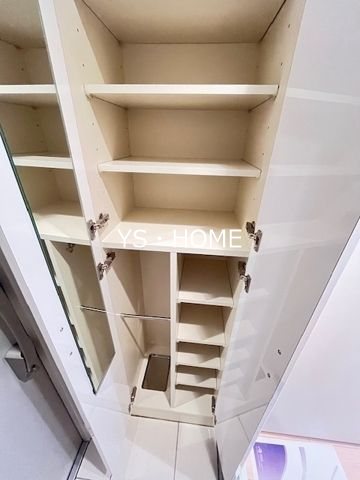 レジディア上落合 玄関