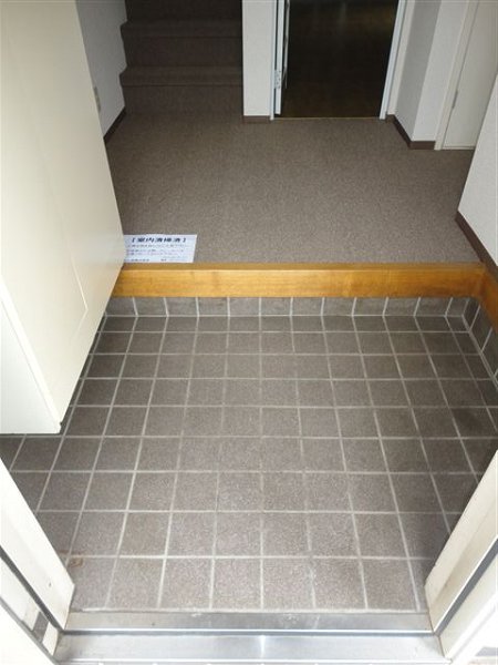 南町メゾネット住宅 玄関