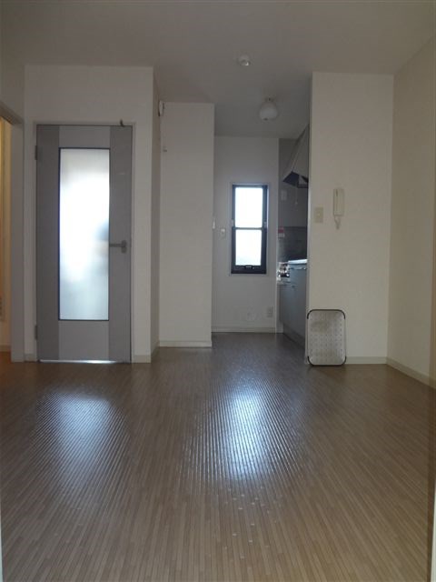 コーポワコウ リビング