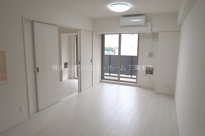 トラープランド翠命館 リビング