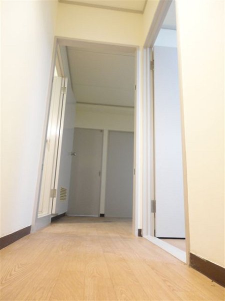 ローヤル国立マンション 玄関