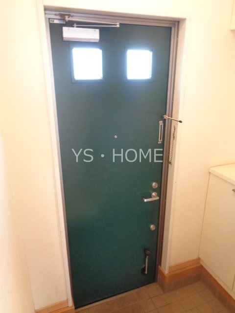 メゾン・ヴェール   玄関