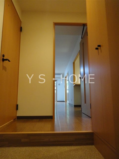 パレス・チェリーロード 玄関