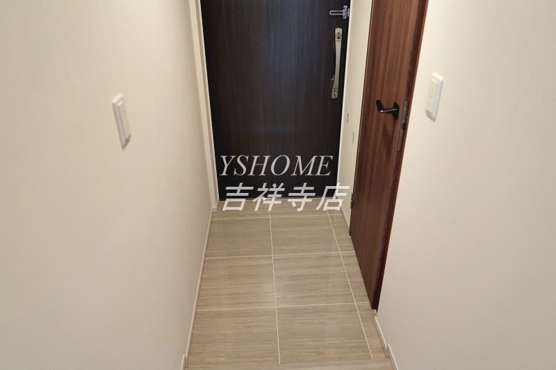 トラープランド翠命館 玄関