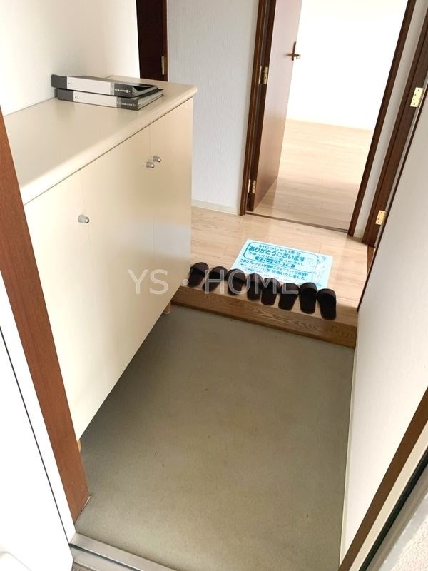 フィール天神町2号館 玄関