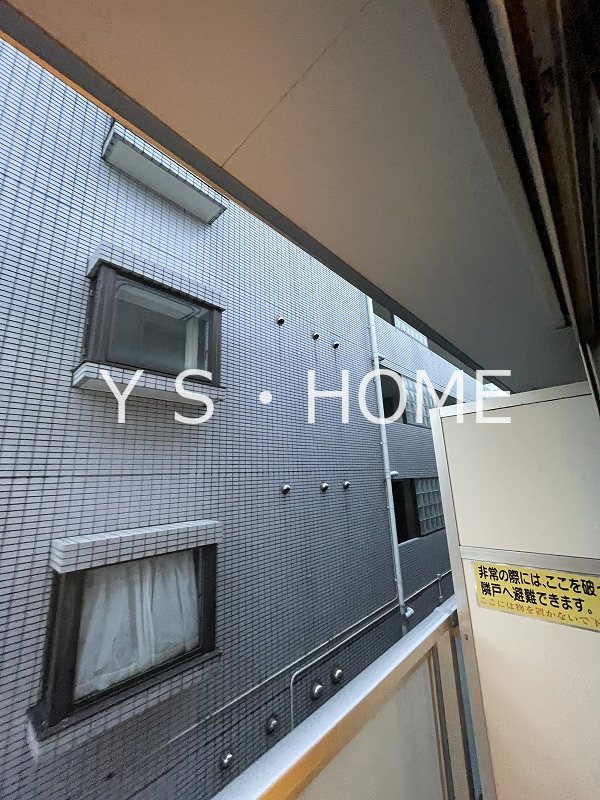 リブリ・ラヴィアンローズ・国立 ベランダ