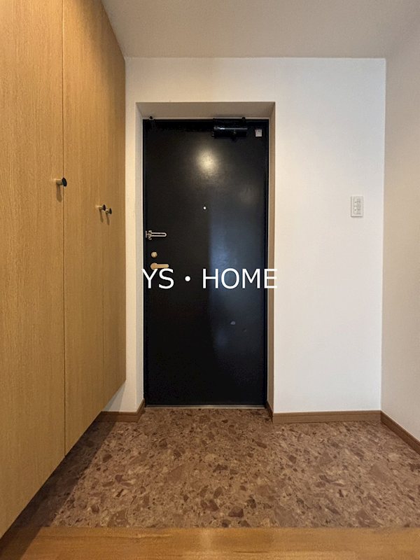 クレール中野 玄関