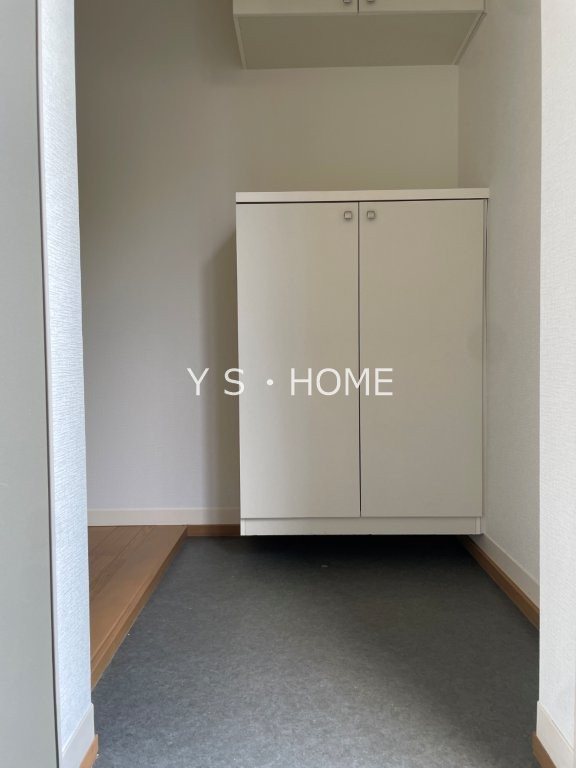 ハイブリッドメゾン 玄関