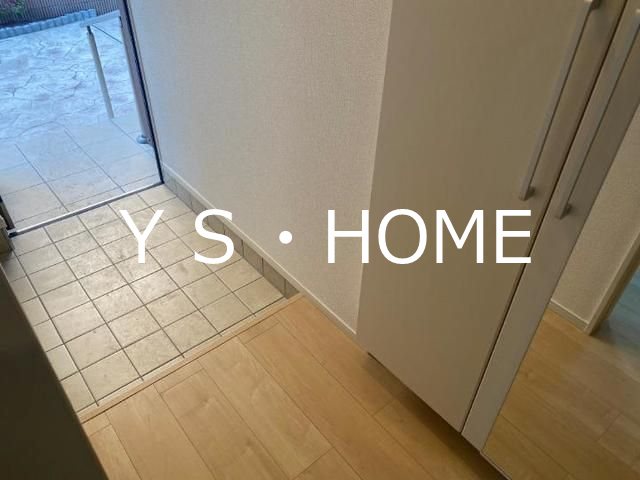 リントリーハウスⅡ 玄関