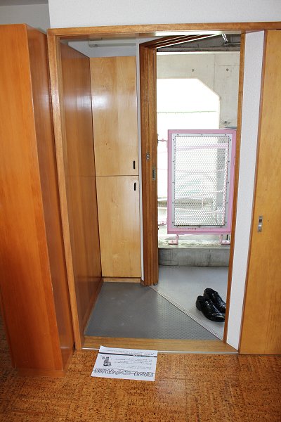 サンハイツ 玄関