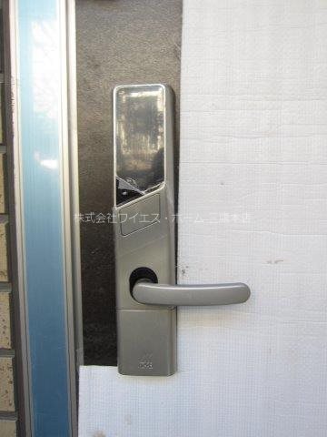 サン・ルミエールB 玄関