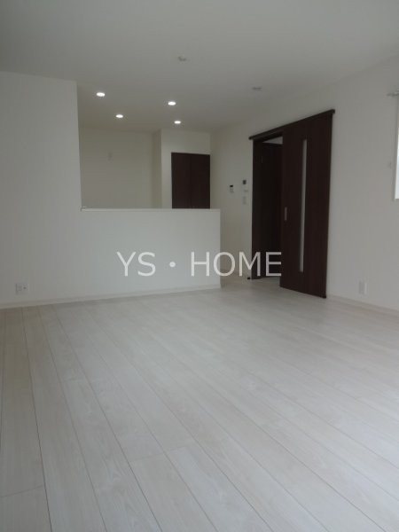 武蔵野市境南町３丁目戸建     リビング