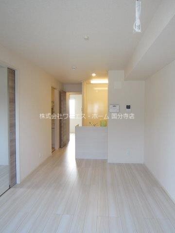 ウォールナッツガーデン リビング