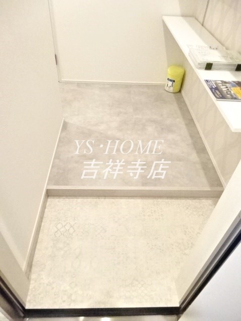 FONTINUE　KICHIJOJI  玄関