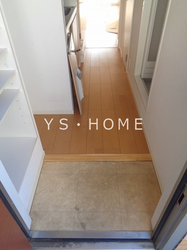 メゾン・ド・グレーヌⅡ 玄関