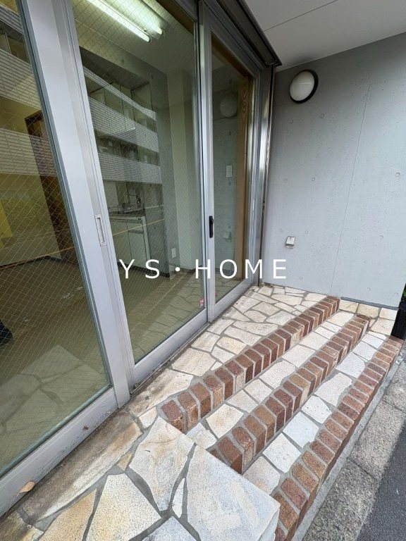 ファミール新川 玄関