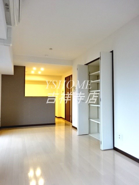 プレミールコート リビング