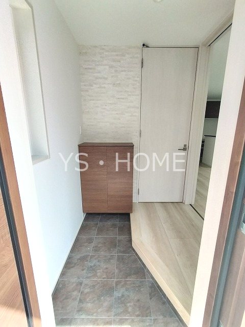 武蔵野市境4丁目戸建   玄関