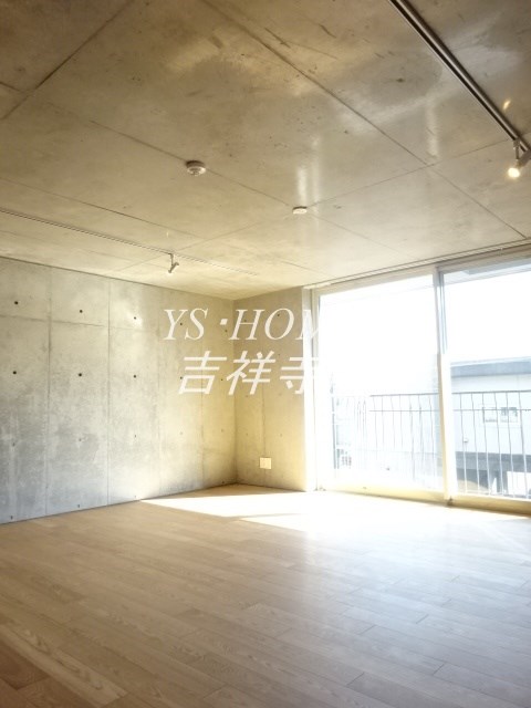 KOMORE bldg リビング