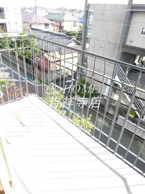 KOMORE bldg ベランダ