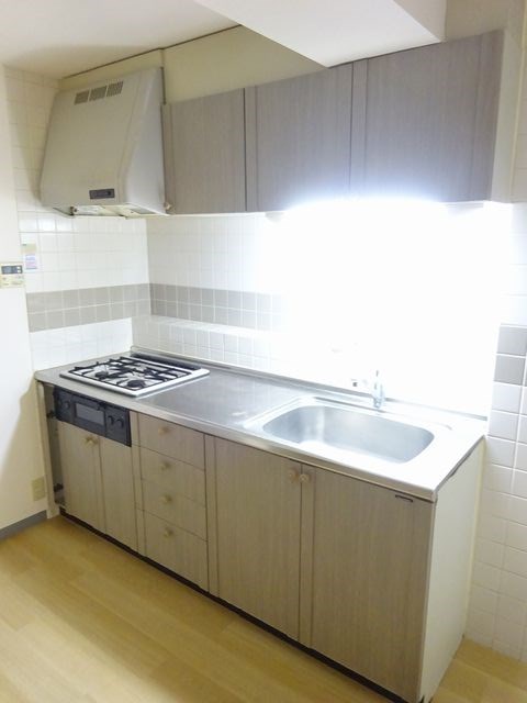 ヘリオス天神町レジデンス キッチン