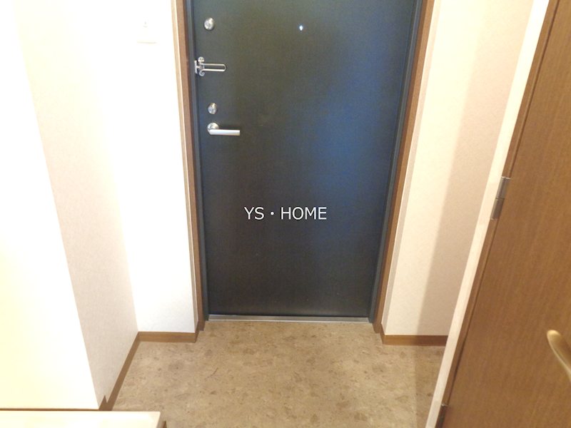 高円寺スルーエ  玄関