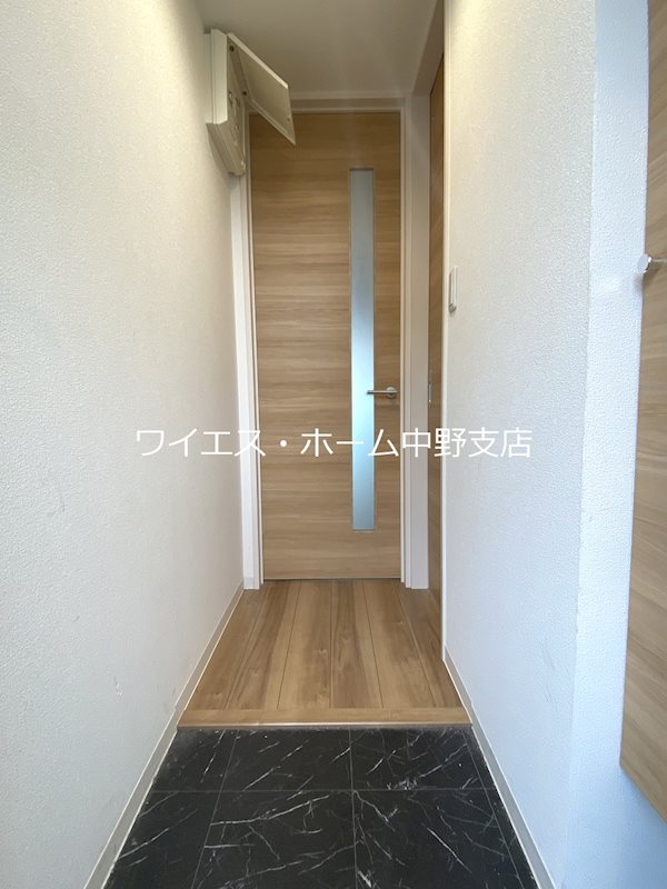 ウェルスクエア中野  玄関