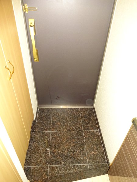 ルーブル野方伍番館 玄関