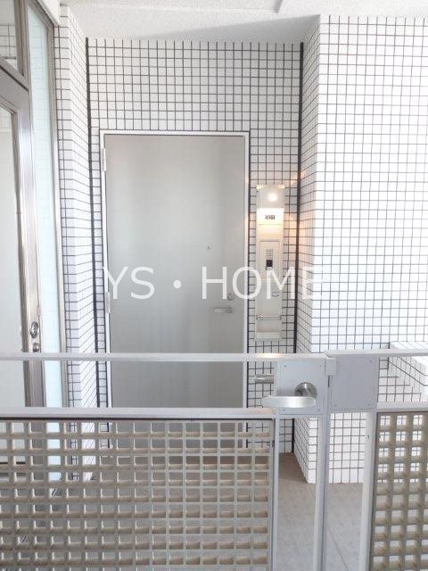 フィオレンテ小金井　 玄関