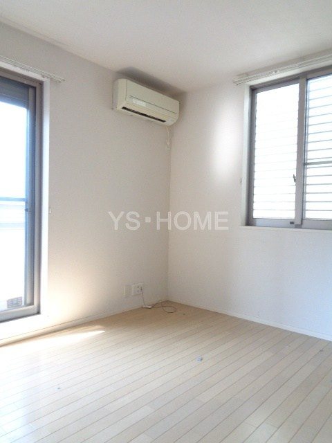 園部テラスハウス リビング