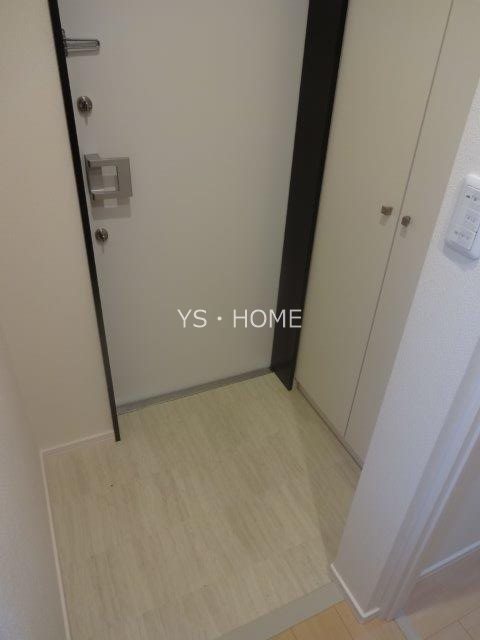 メゾン下連雀    玄関