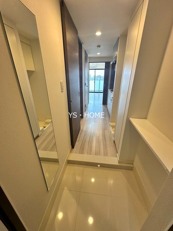 ラティエラ中野 玄関