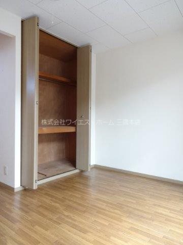 ピエーナ・シェリー ベッドルーム