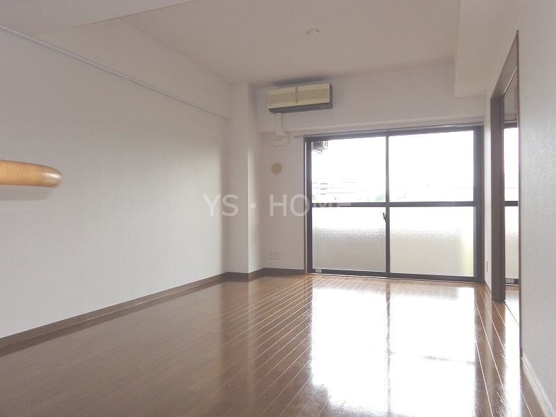 ガーデン有川 リビング