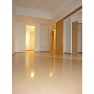 ブラントーレ哲学堂  リビング