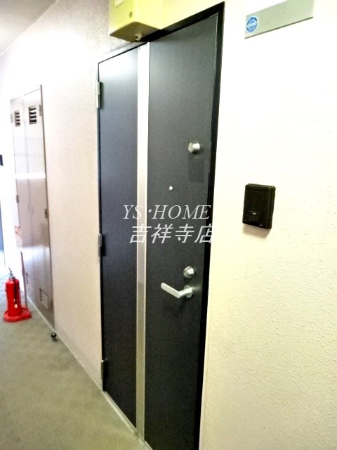 ヒルズ吉祥寺 玄関