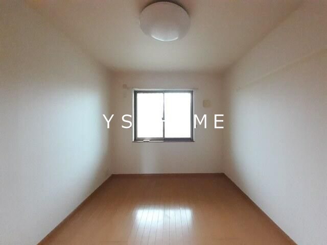 ア　ディンプル ベッドルーム