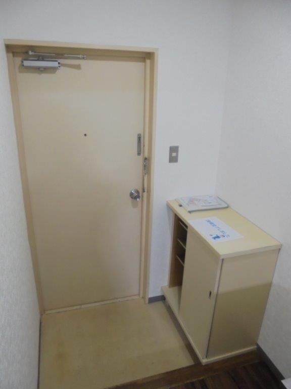 ロイヤルハイツ 玄関