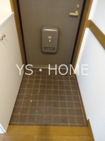 メゾネット新川  玄関