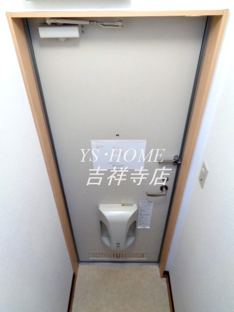 セレ下井草 玄関