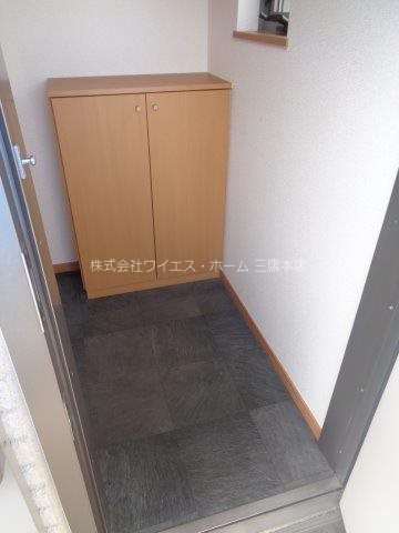クーボワ 玄関