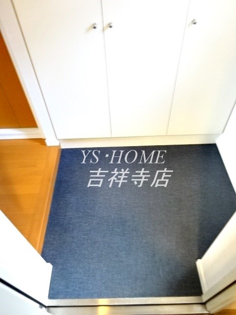 YM三鷹 玄関