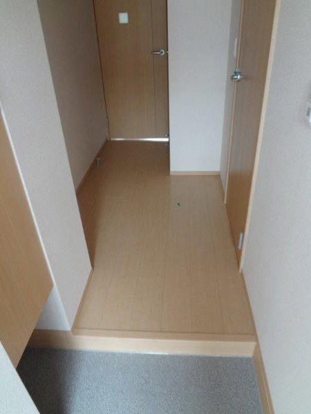 ヴェルデ　ヒルズ 玄関