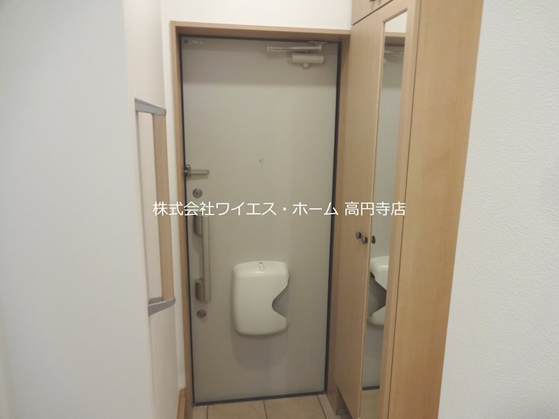 サントロペ高円寺 玄関