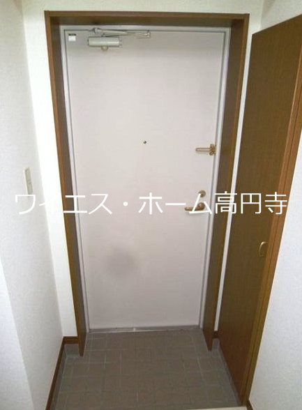 アビオン中野坂上 玄関